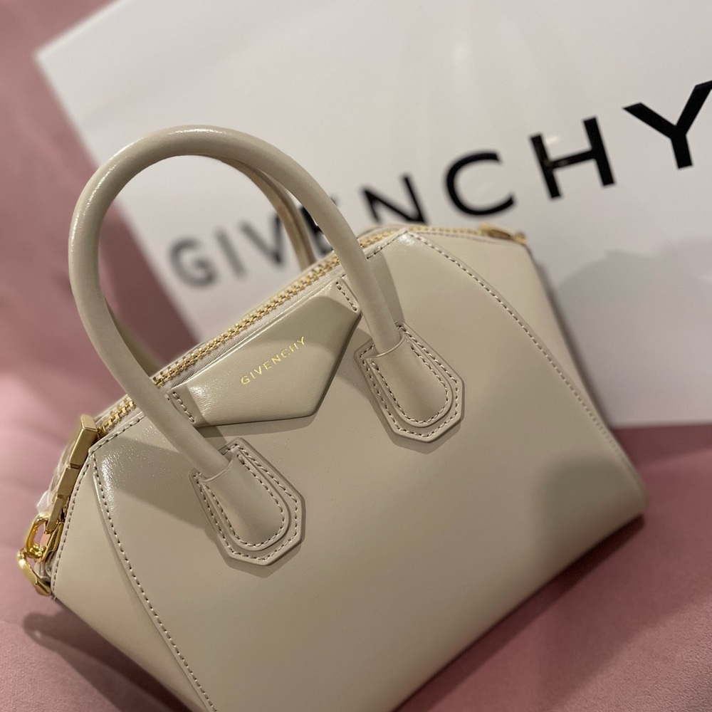 GIVENCHY Mini Antigona Bag in Box Leather